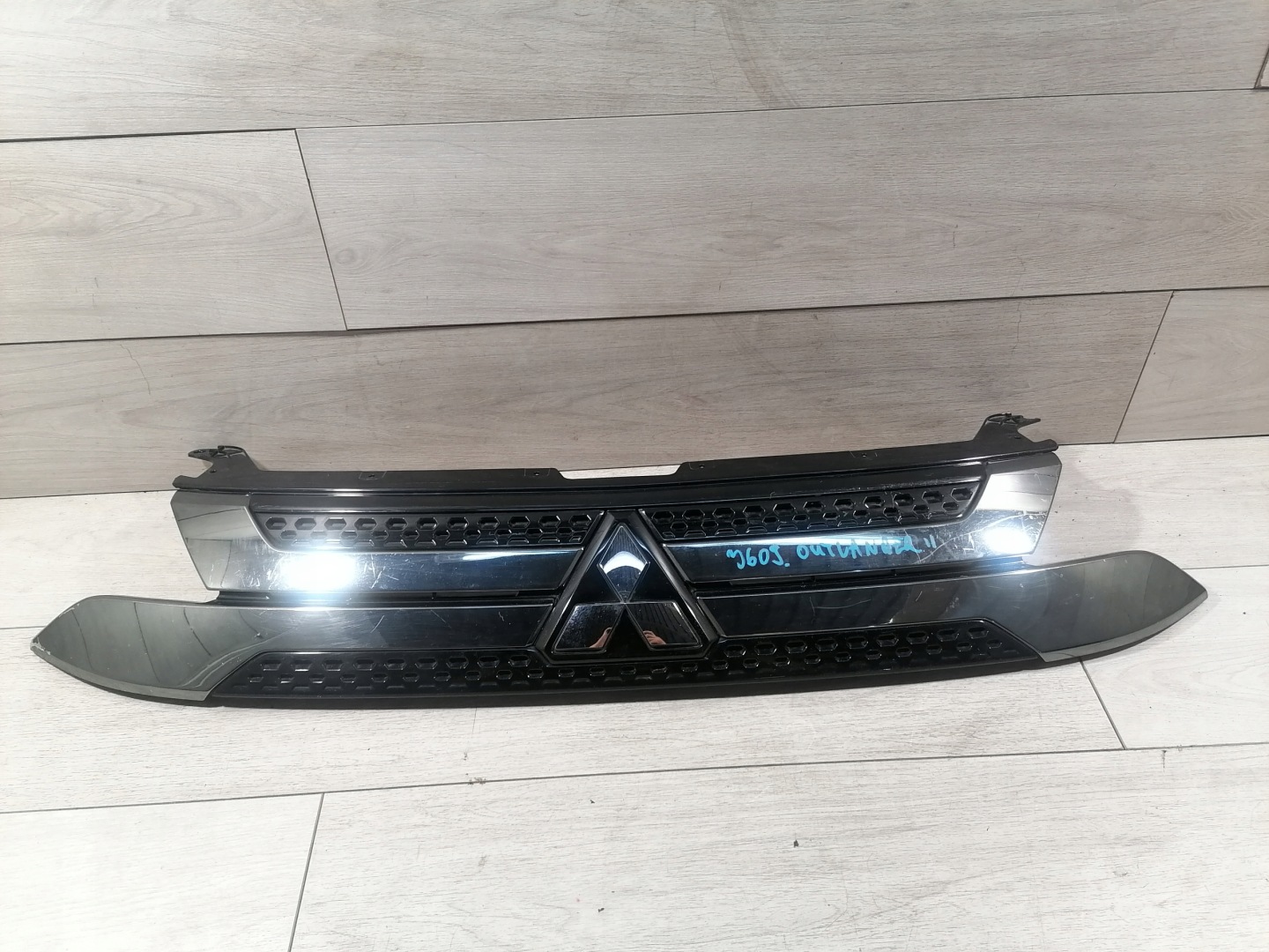 Mitsubishi Outlander CU0W Kühlergrill FRONTGRILL Kühlergitter 7450B298 - Thumbnail 1