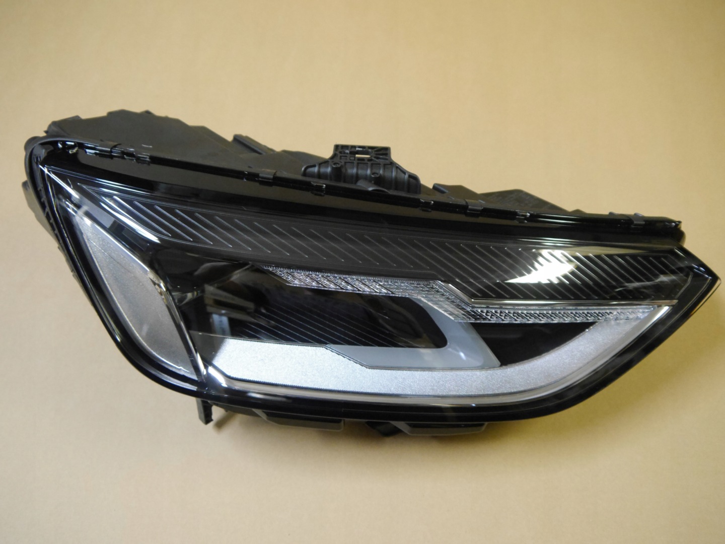 Frontscheinwerfer Audi A4 B9 8W0941012 LED Rechts Scheinwerfer Headlight - Thumbnail 1