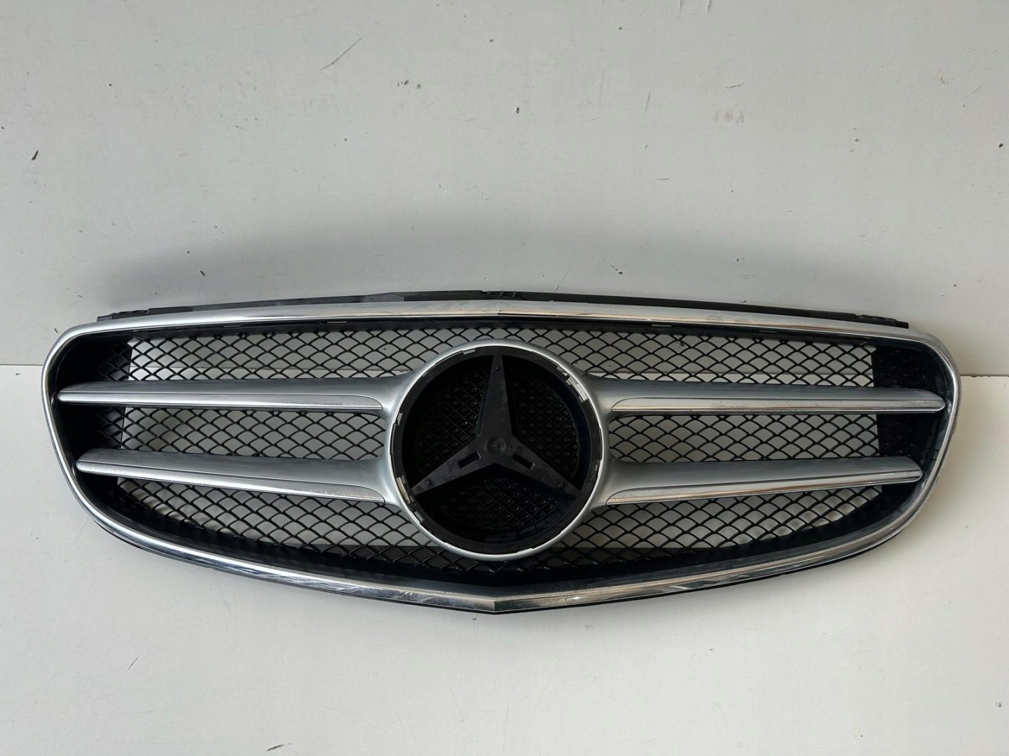 Mercedes-Benz E-Klasse W212 Kühlergrill FRONTGRILL Kühlergitter A2128850822 - Thumbnail 1
