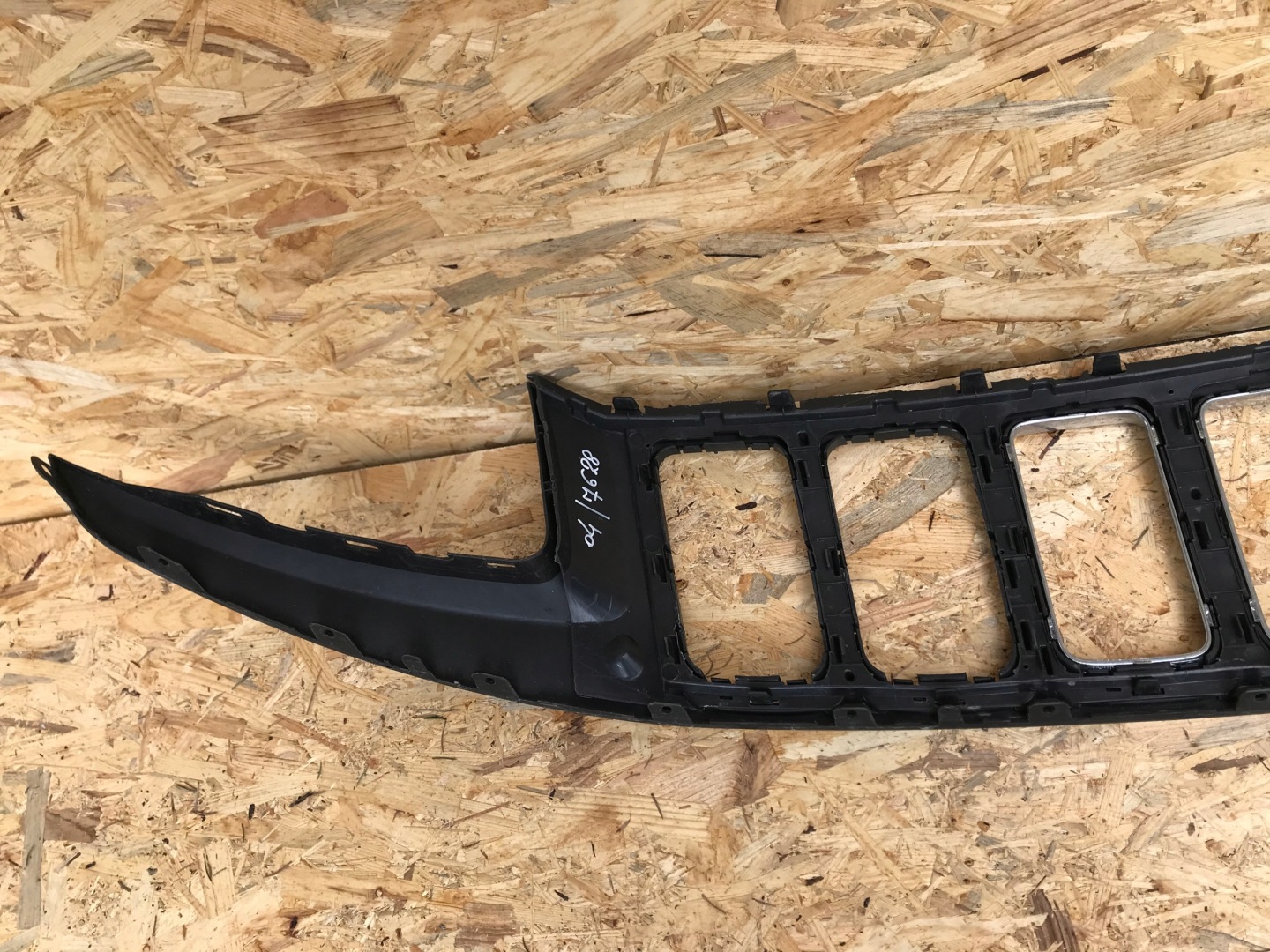Jeep Cherokee J Kühlergrill FRONTGRILL Kühlergitter 1WL32TRMGR - Thumbnail 5