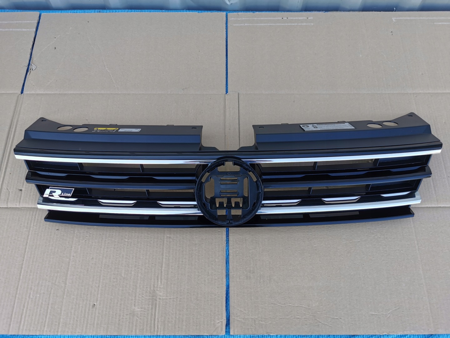 VW Tiguan Kühlergrill FRONTGRILL Kühlergitter 5NA853653BB - Thumbnail 1