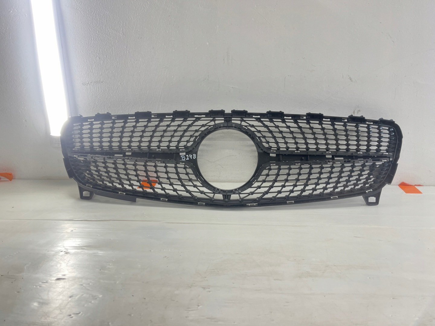 Mercedes-Benz A-Klasse W176 Kühlergrill FRONTGRILL Kühlergitter A1768881760 - Thumbnail 1