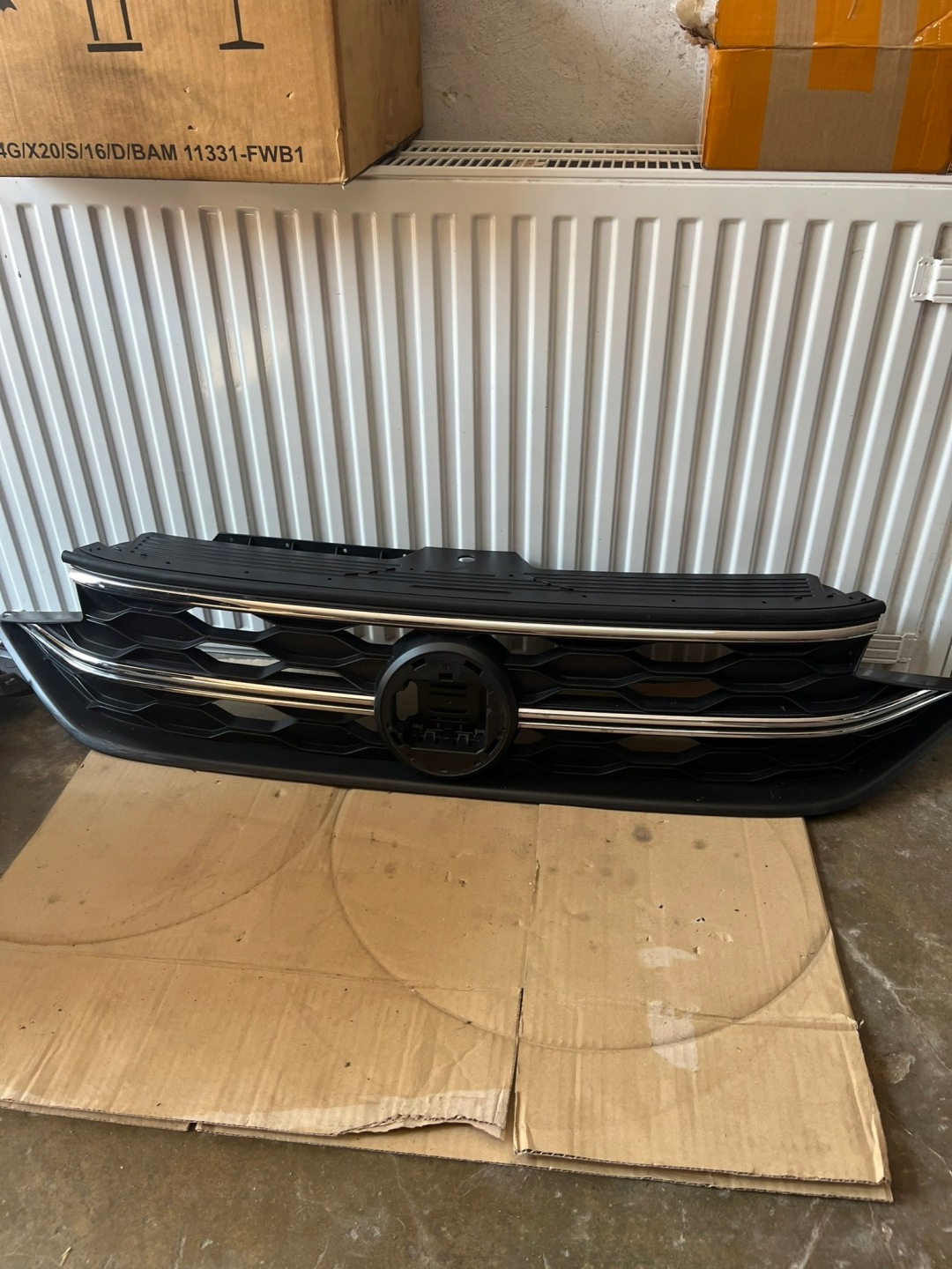 VW Taigo Kühlergrill FRONTGRILL Kühlergitter 2G7853343 - Thumbnail 1