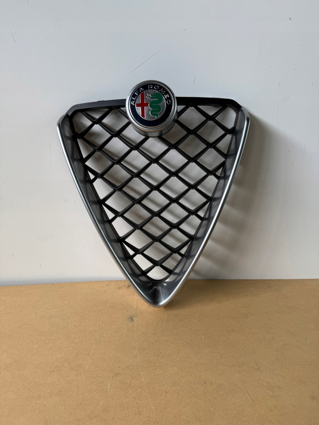 Alfa Romeo Stelvio Typ 949 Kühlergrill FRONTGRILL Kühlergitter 156108638 - Thumbnail 1