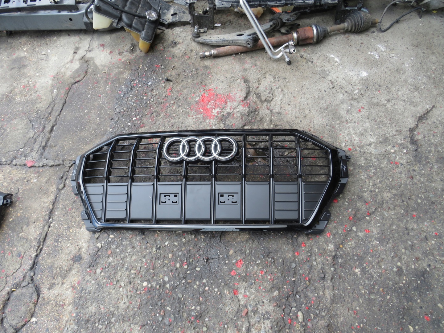 Audi Q3 Kühlergrill FRONTGRILL Kühlergitter 83A853651 - Thumbnail 1