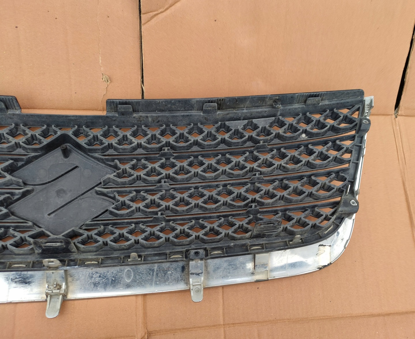 Suzuki Vitara I ET Kühlergrill FRONTGRILL Kühlergitter 7174177K00 - Thumbnail 6