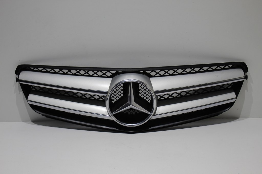 Mercedes-Benz C-Klasse W204 Kühlergrill FRONTGRILL Kühlergitter - Thumbnail 1