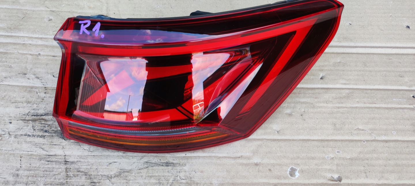 VW Touareg I Rückleuchte Rearlamp - Thumbnail 1