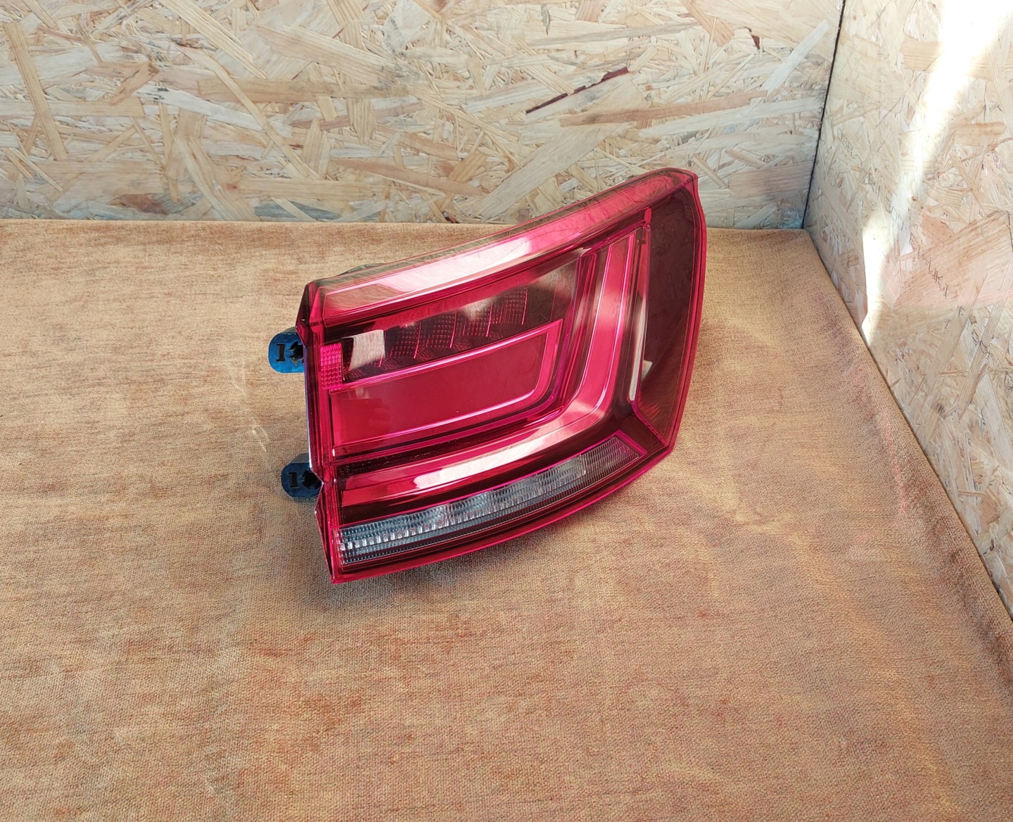 VW Touareg III Rückleuchte Rearlamp - Thumbnail 1