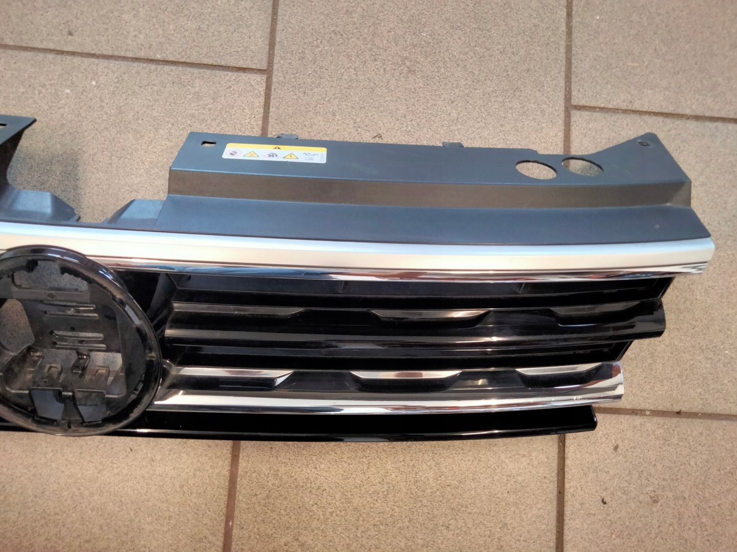 VW Tiguan Kühlergrill FRONTGRILL Kühlergitter 5NA853653BD - Thumbnail 3