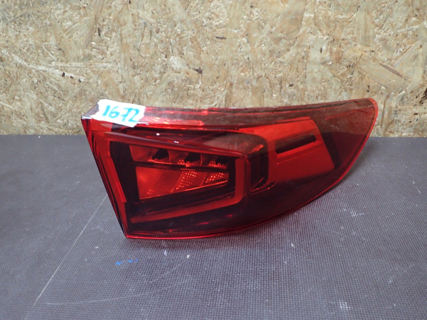 SEAT Formentor KM Rückleuchte 5FF945208 Rearlamp - Thumbnail 1
