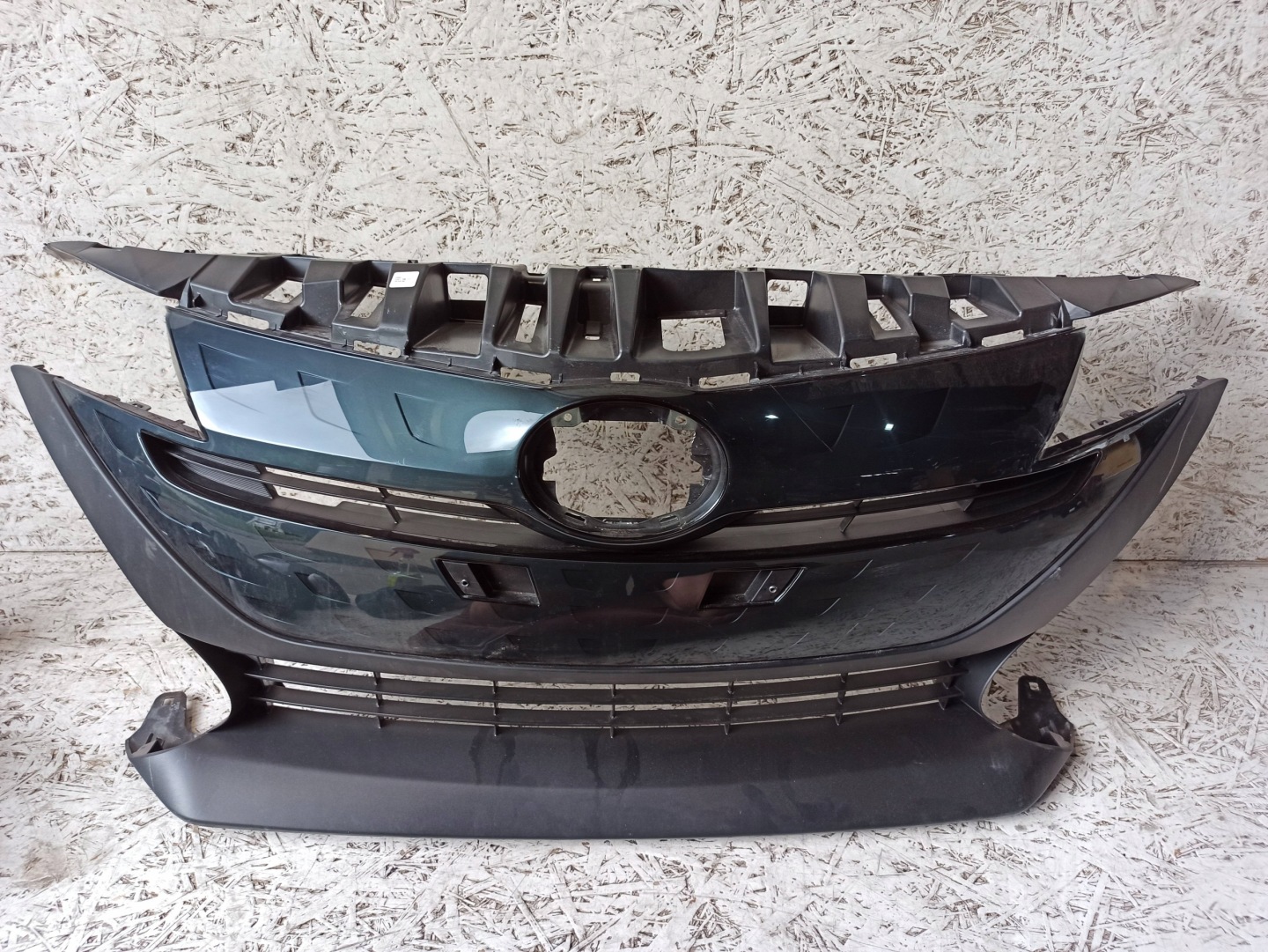 Toyota Prius HW2 Kühlergrill FRONTGRILL Kühlergitter 5311247350A - Thumbnail 1