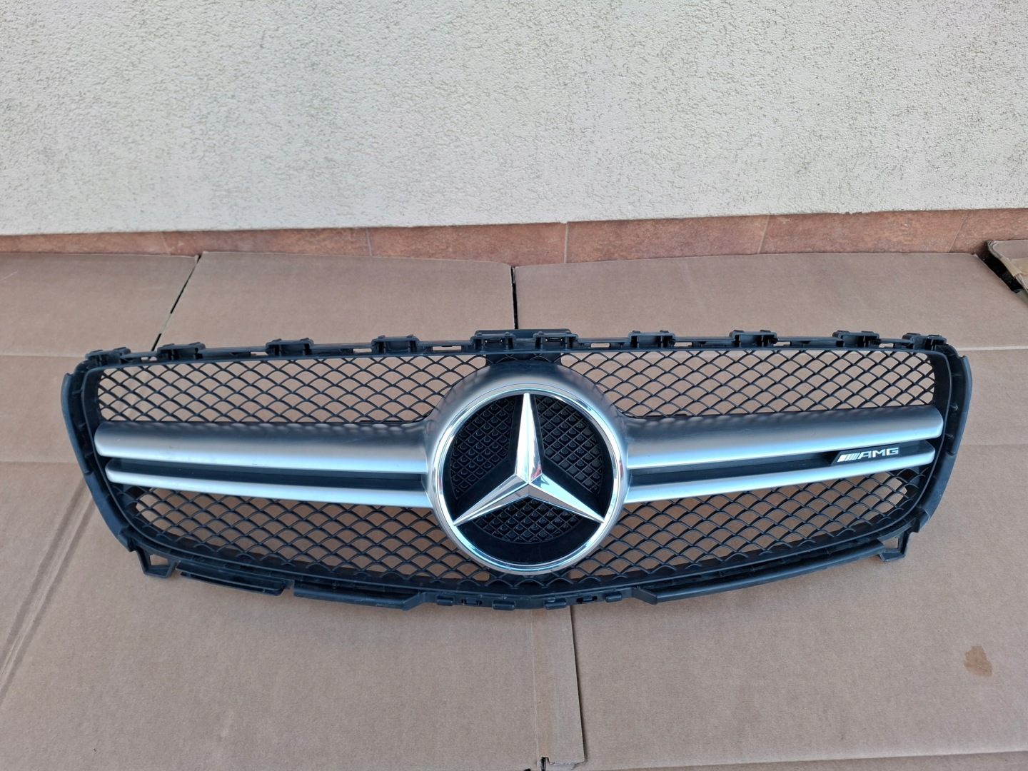 Mercedes-Benz A-Klasse W176 Kühlergrill FRONTGRILL Kühlergitter A1768850200 - Thumbnail 1