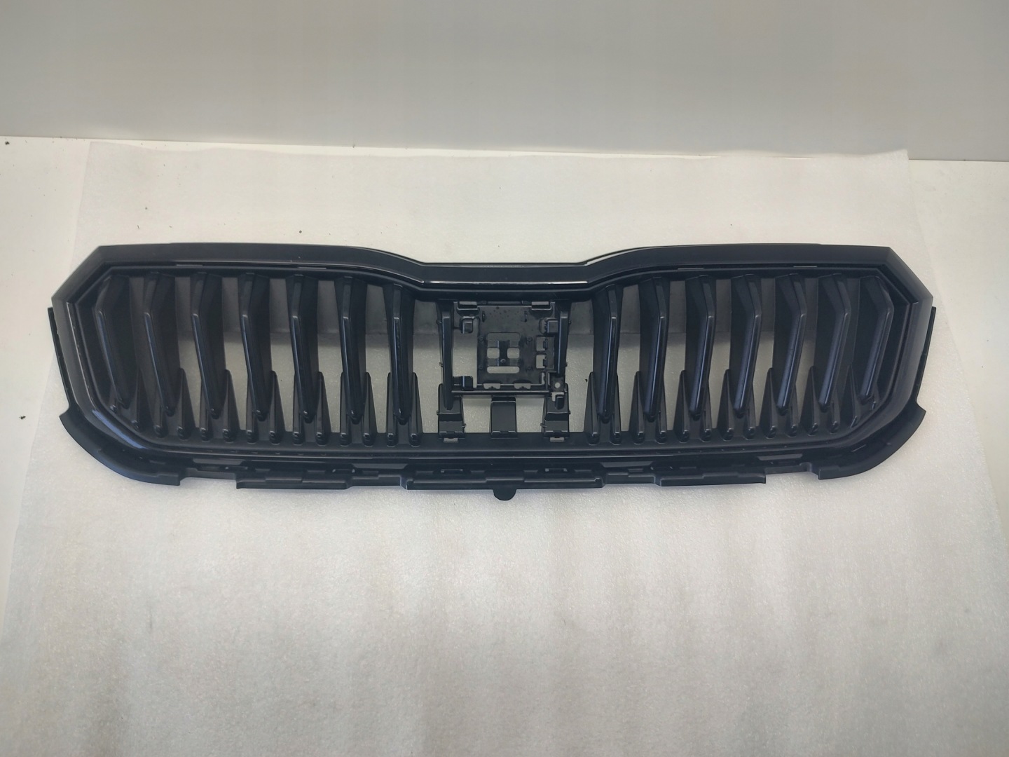 Skoda Scala 657 Kühlergrill FRONTGRILL Kühlergitter 657853653B - Thumbnail 1