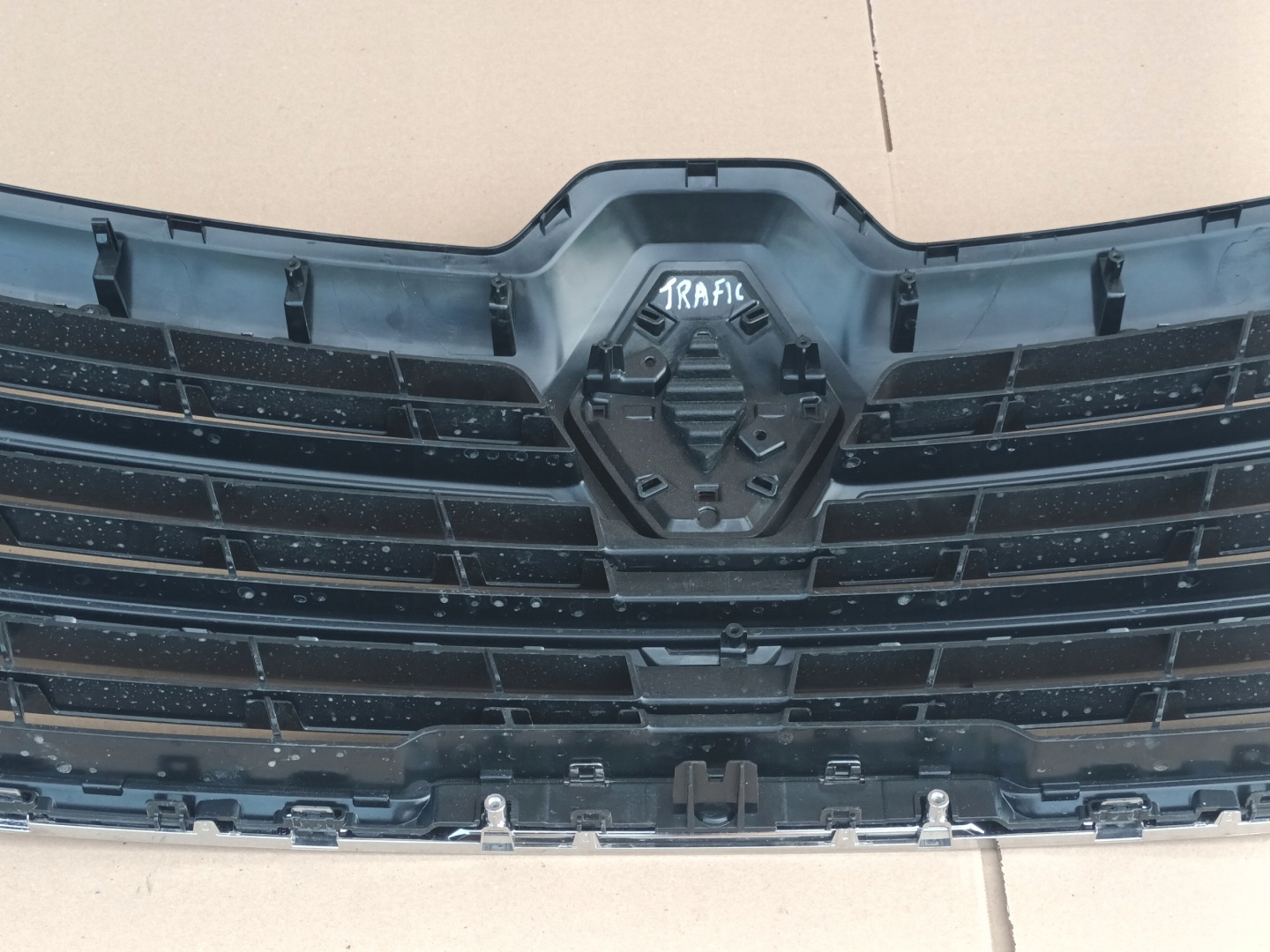 Renault Trafic L Kühlergrill FRONTGRILL Kühlergitter 623103743R - Thumbnail 8