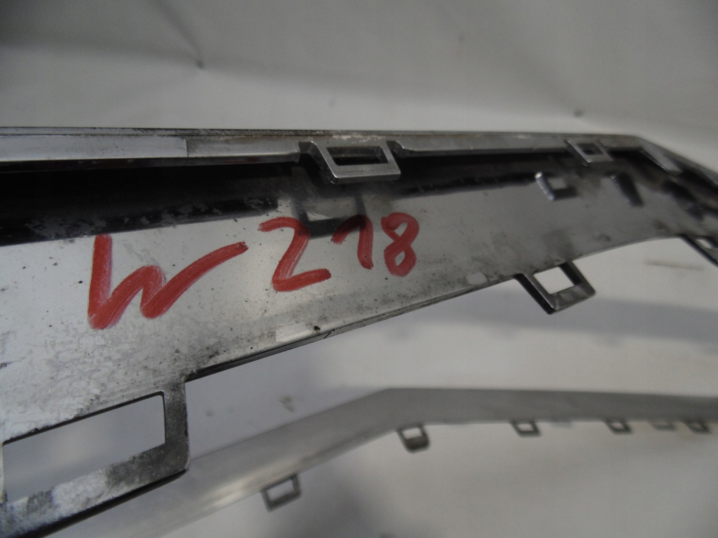 Mercedes-Benz CLS W218 Kühlergrill FRONTGRILL Kühlergitter A2188850174 - Thumbnail 8