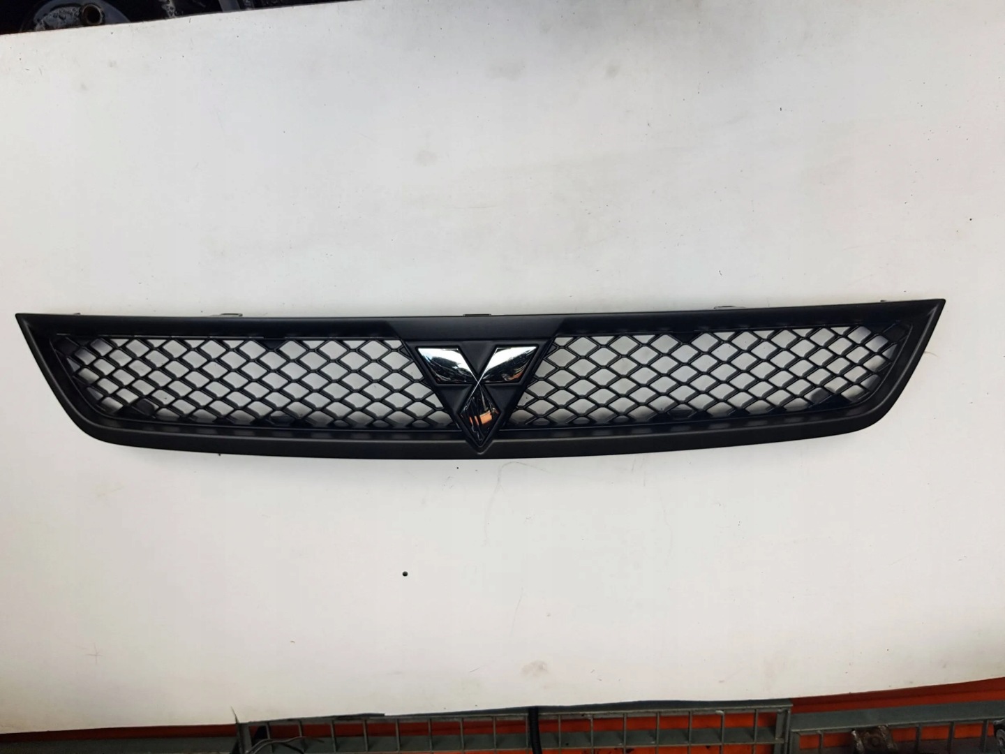 Mitsubishi Lancer CY0 Kühlergrill FRONTGRILL Kühlergitter 7450A610 - Thumbnail 1