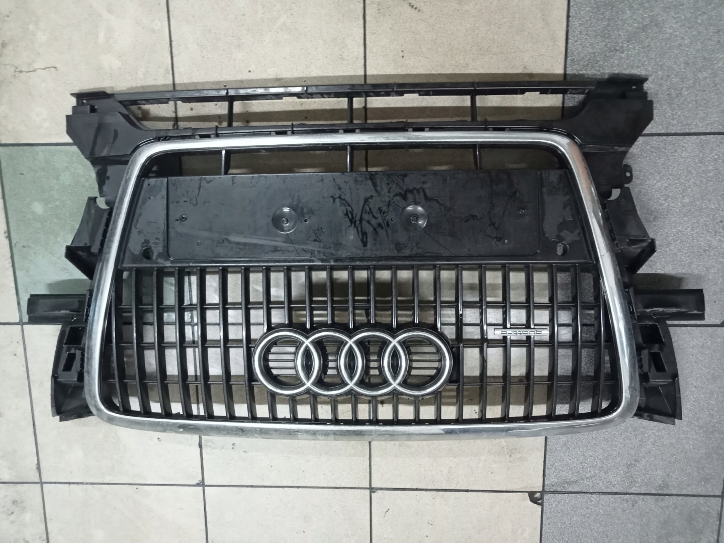 Audi Q5 Kühlergrill FRONTGRILL Kühlergitter 8R0853651 - Thumbnail 1