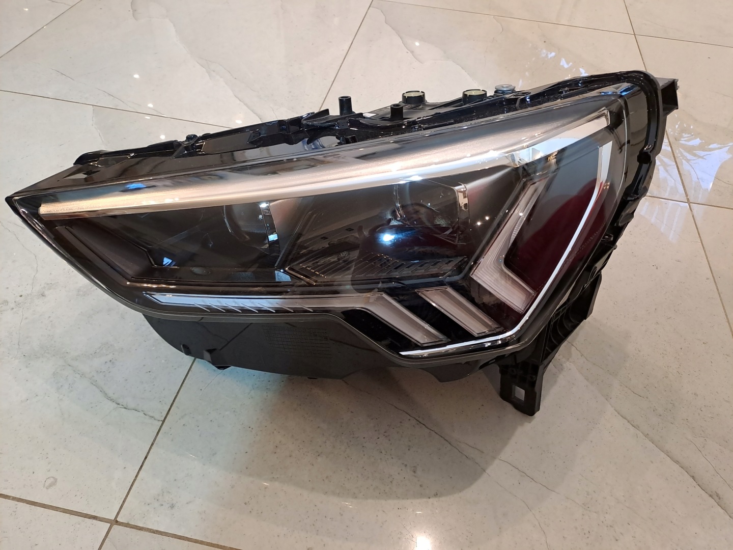 Frontscheinwerfer Audi Q3 83A941035 Matrix LED Links Scheinwerfer Headlight - Thumbnail 1