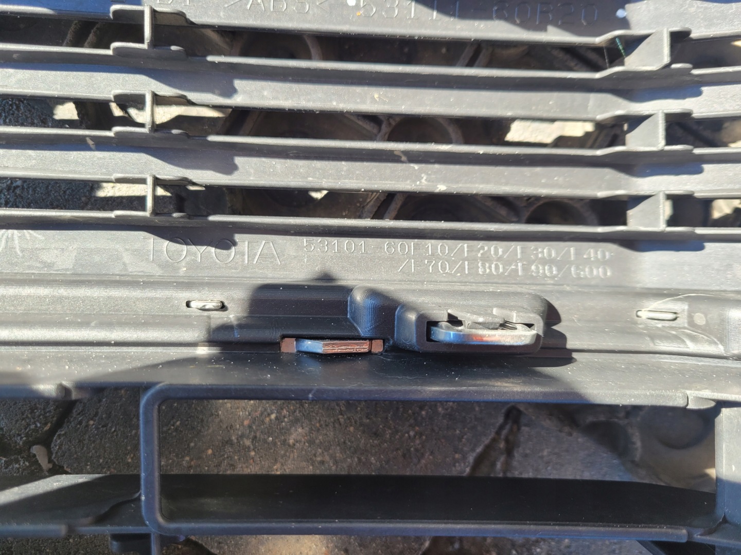 Toyota Land Cruiser J8/J10/J20 J8 Kühlergrill FRONTGRILL Kühlergitter 5311160B20 - Thumbnail 7