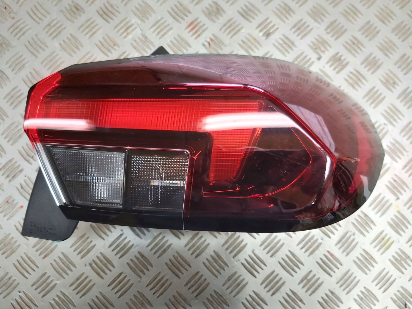 Opel Corsa Rückleuchte 90194153 Rearlamp - Thumbnail 1