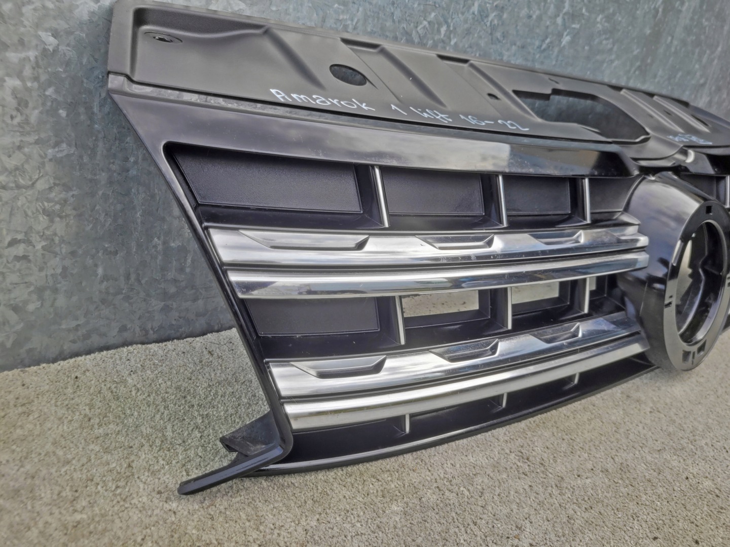VW Amarok I 2H Kühlergrill FRONTGRILL Kühlergitter - Thumbnail 3