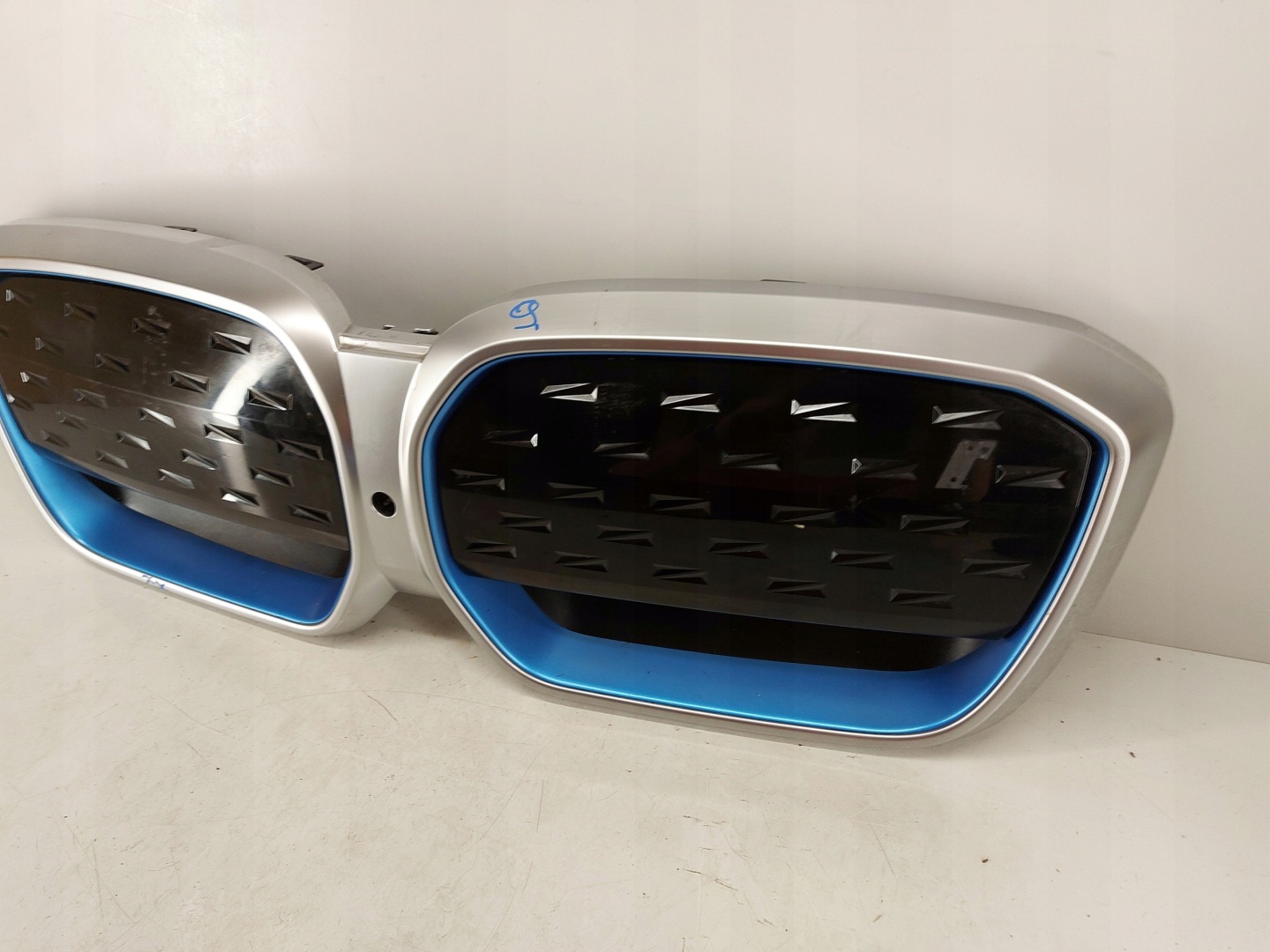 BMW iX3 G08 Kühlergrill FRONTGRILL Kühlergitter 5A34E64 - Thumbnail 4
