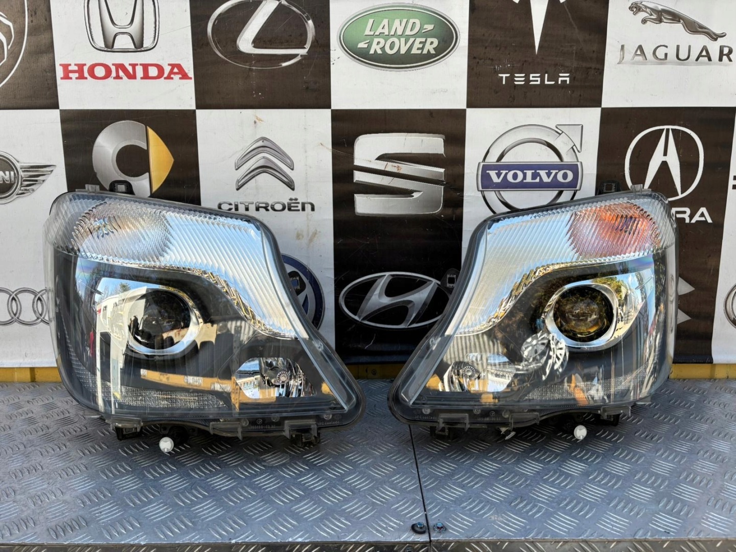 Frontscheinwerfer Mercedes-Benz Sprinter W906 Xenon Links Scheinwerfer Headlight - Thumbnail 1