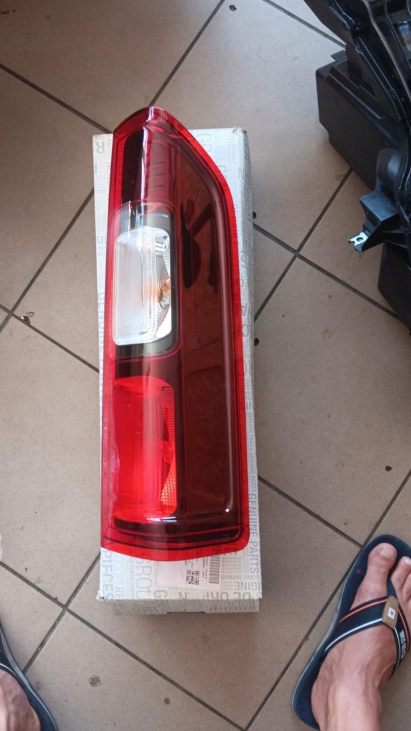 Renault Trafic L Rückleuchte 265504656R Rearlamp - Thumbnail 1