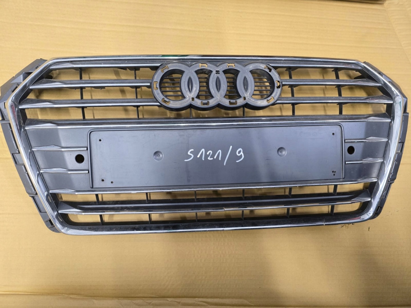 Audi A4 B9 Kühlergrill FRONTGRILL Kühlergitter 8W0853651DB - Thumbnail 1