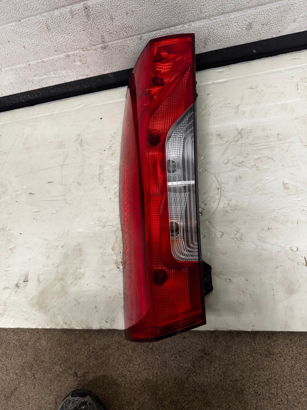 Mercedes-Benz Sprinter W910 Rückleuchte A9108200100 Rearlamp - Thumbnail 1