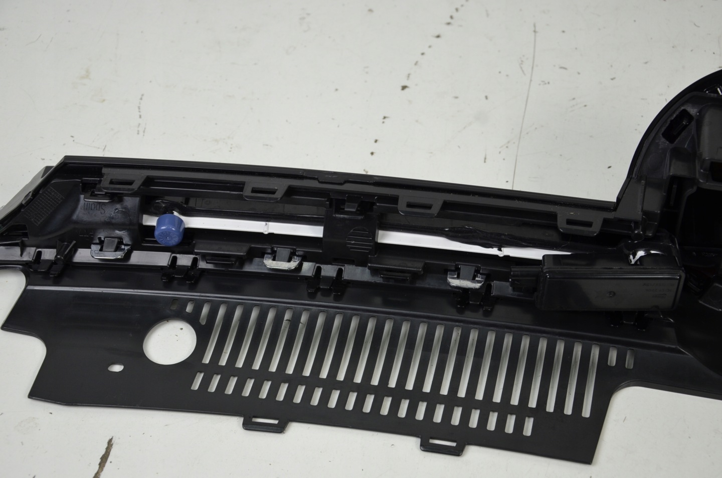 VW Golf V Kühlergrill FRONTGRILL Kühlergitter 5H0853651S - Thumbnail 7