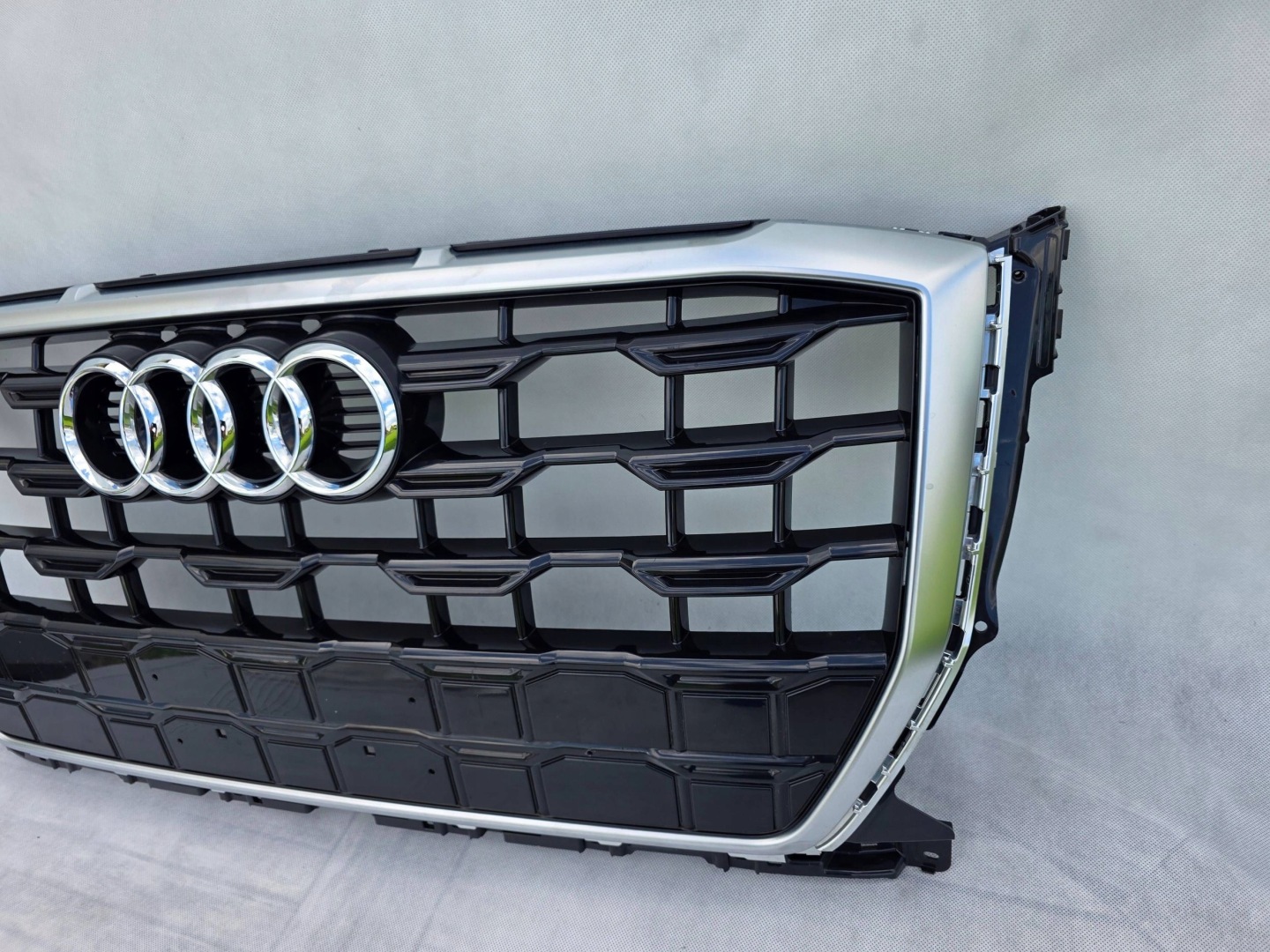 Audi Q2 Kühlergrill FRONTGRILL Kühlergitter 81A853651H - Thumbnail 4