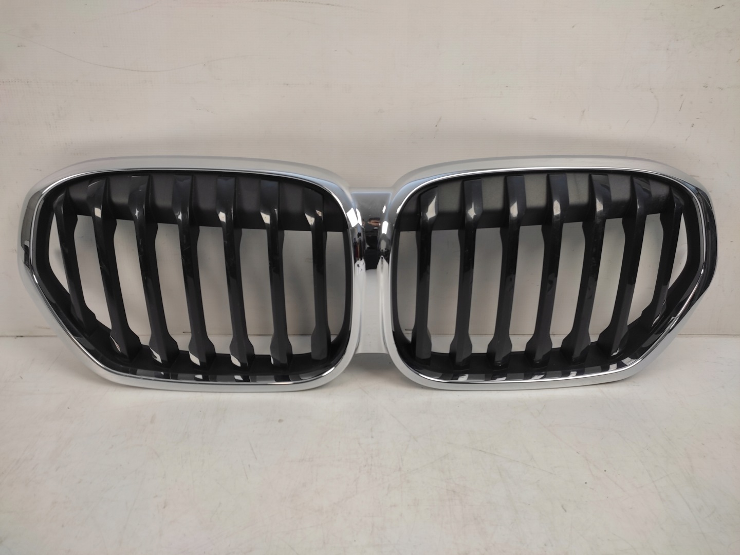 BMW X1 F48 Kühlergrill FRONTGRILL Kühlergitter 8493450 - Thumbnail 1