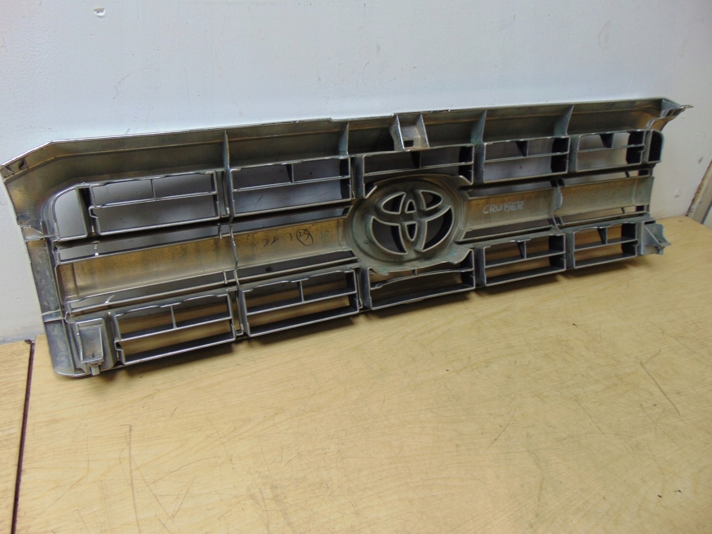 Toyota Land Cruiser J7/J9/J12/J15/J25 J7 Kühlergrill FRONTGRILL 5310160450 - Thumbnail 10