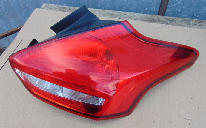 Ford Focus III Mk3 Rückleuchte F1EB13404BC Rearlamp - Thumbnail 1