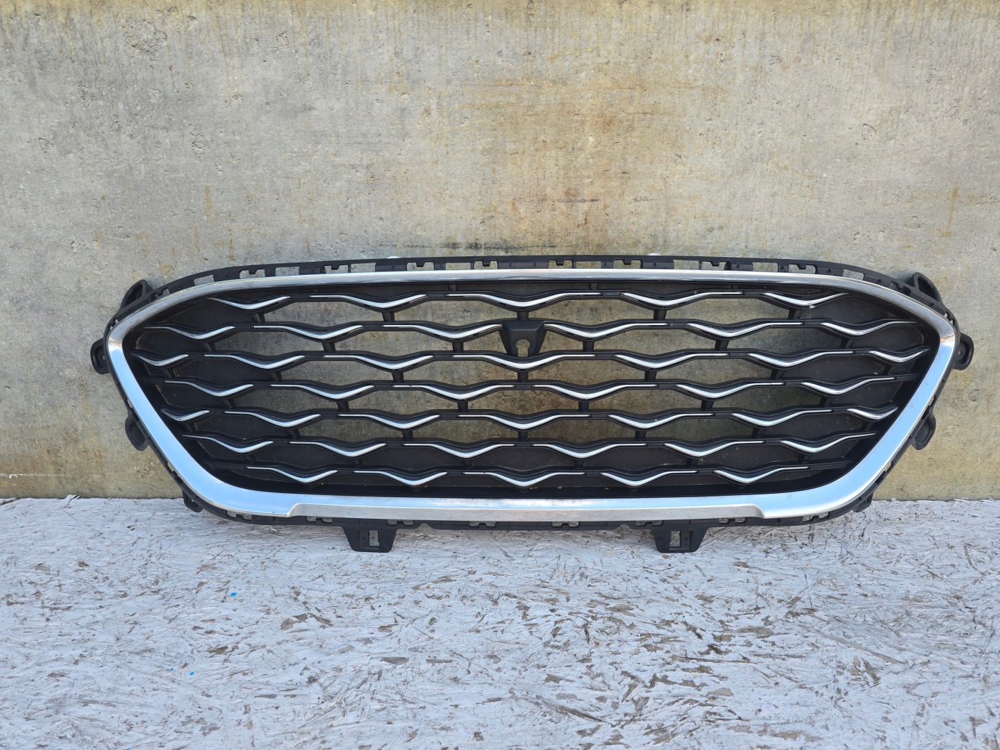Ford Kuga III Mk3 Kühlergrill FRONTGRILL Kühlergitter LV4B8200VF1 - Thumbnail 1
