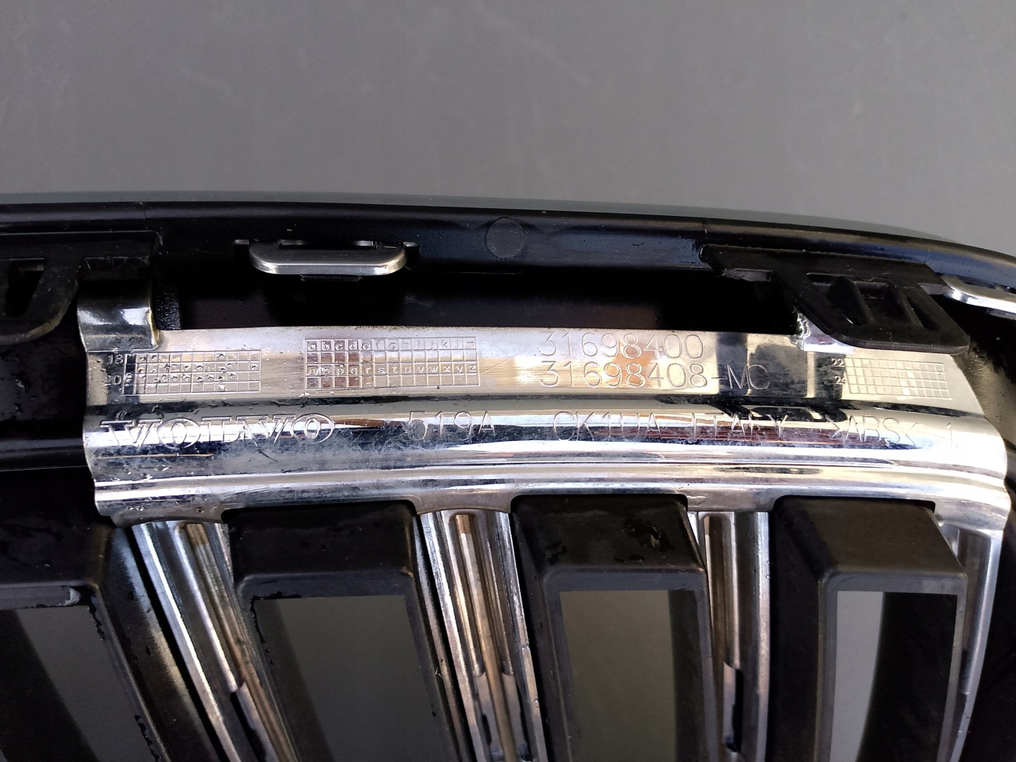 Volvo XC60 Kühlergrill FRONTGRILL Kühlergitter 32368147 - Thumbnail 12