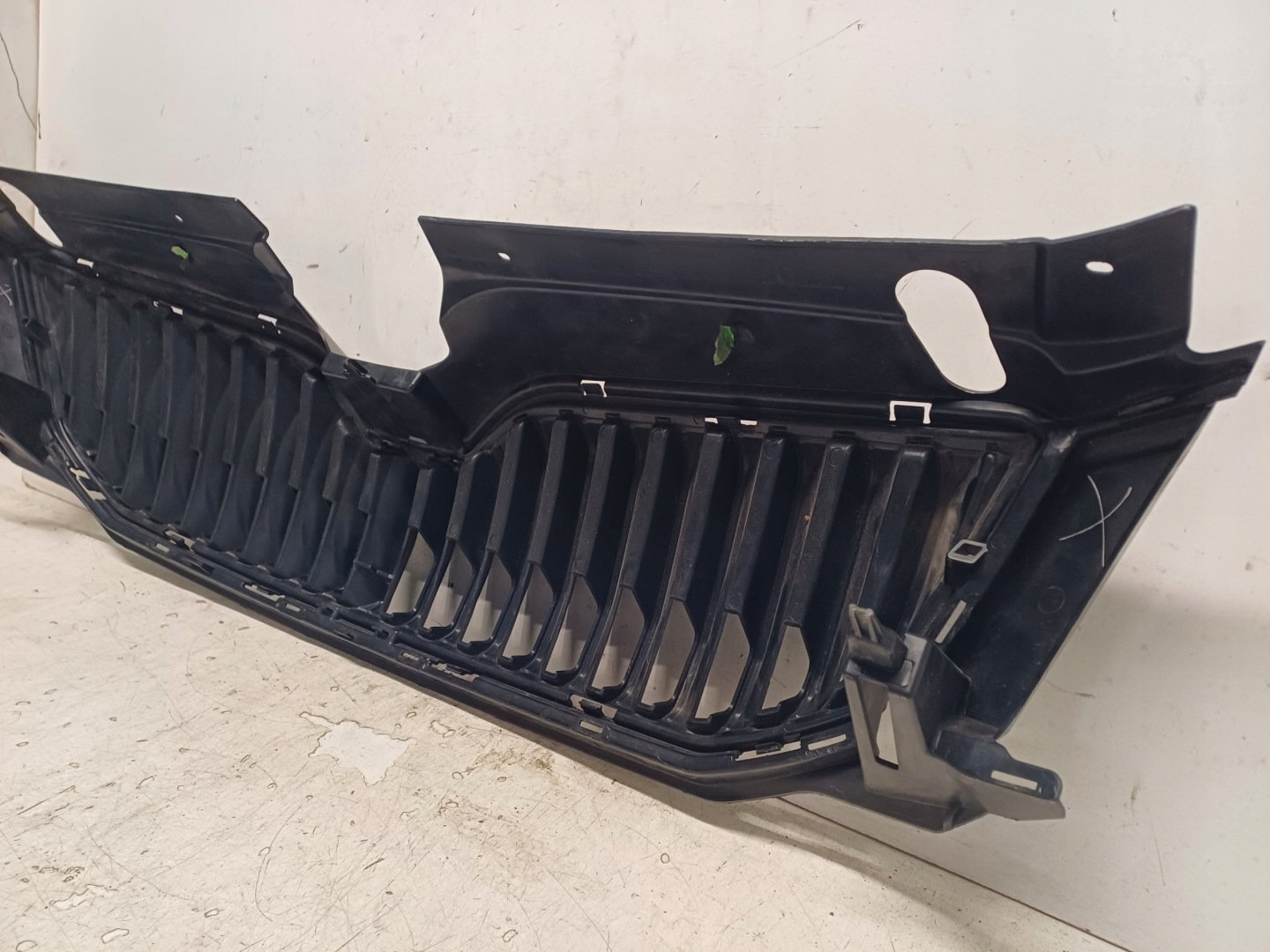 Skoda Octavia III 5E Kühlergrill FRONTGRILL Kühlergitter 5E0853653RT - Thumbnail 8