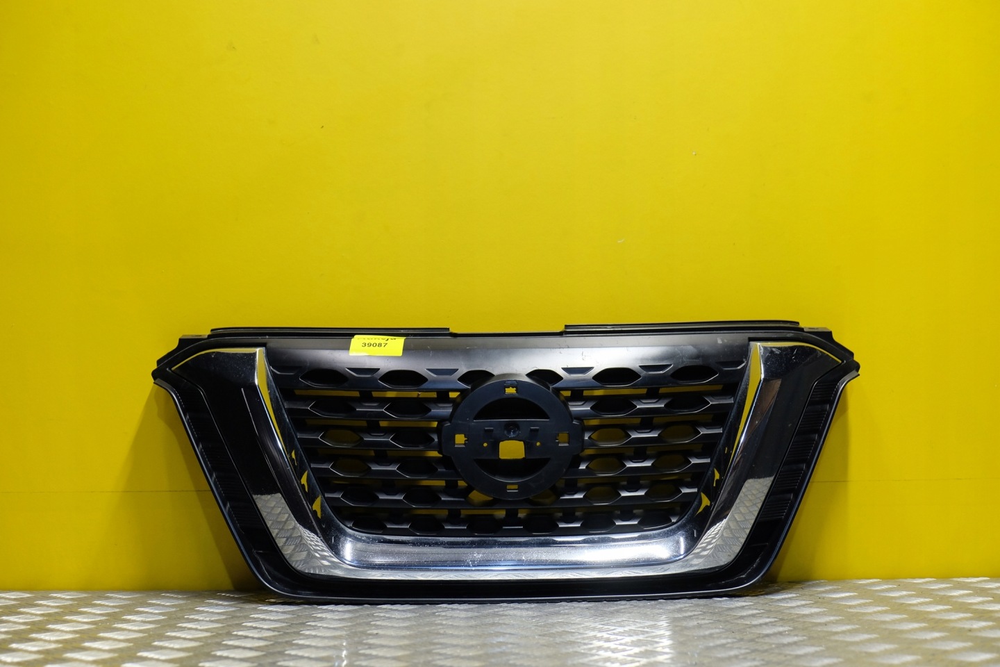 Nissan Kicks Kühlergrill FRONTGRILL Kühlergitter - Thumbnail 1
