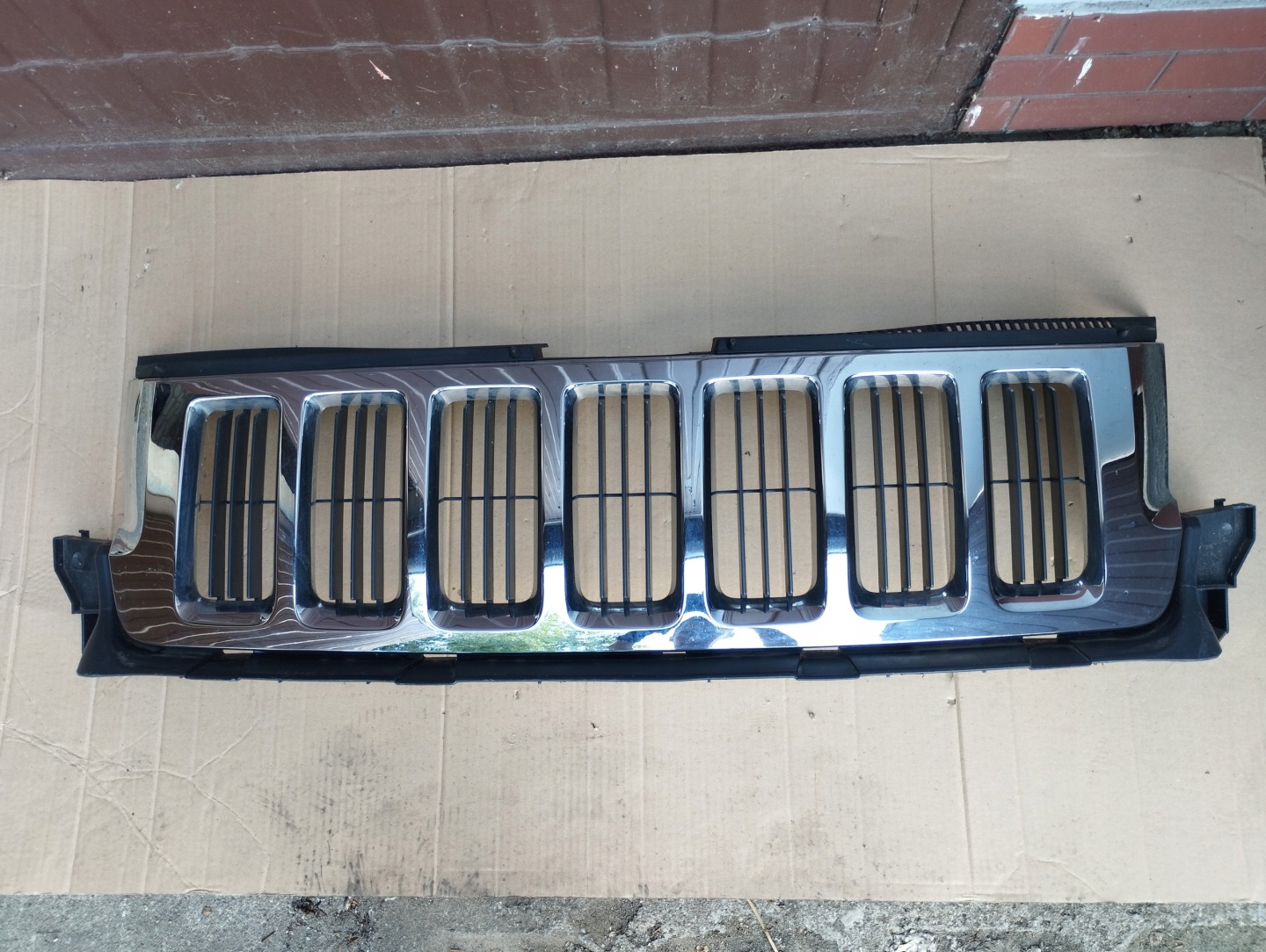 Jeep Cherokee J Kühlergrill FRONTGRILL Kühlergitter 0135507937 - Thumbnail 1