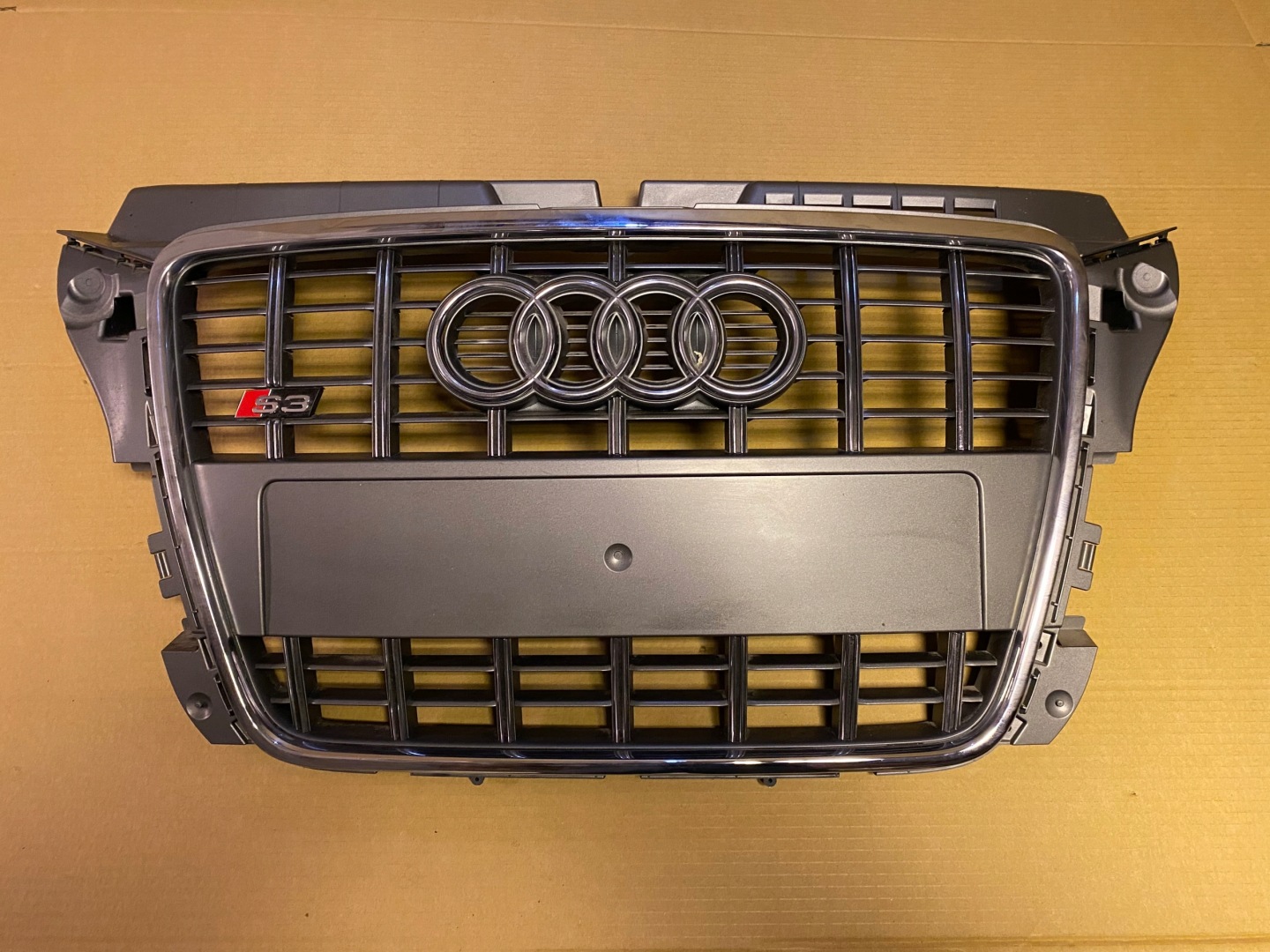 Audi 8P0 Kühlergrill FRONTGRILL Kühlergitter 8P0853653F - Thumbnail 1