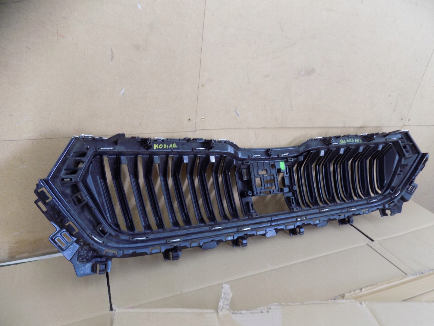 Skoda Kodiaq 565 Kühlergrill FRONTGRILL Kühlergitter 565853653 - Thumbnail 9