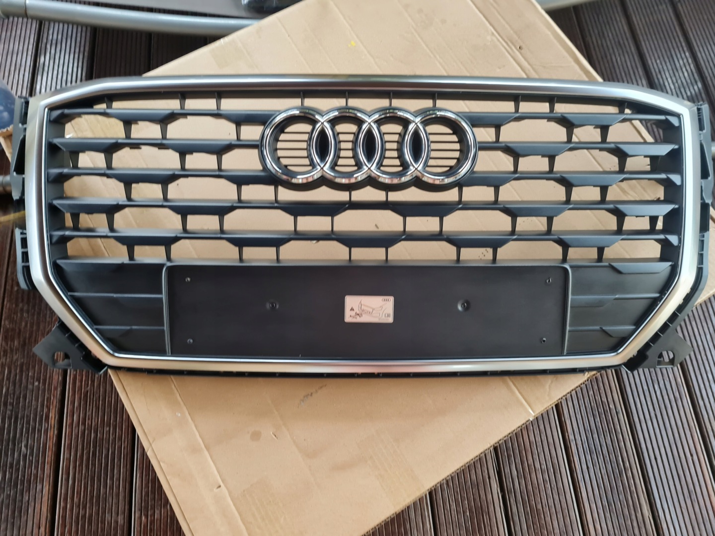 Audi Q2 Kühlergrill FRONTGRILL Kühlergitter 81A853651 - Thumbnail 1