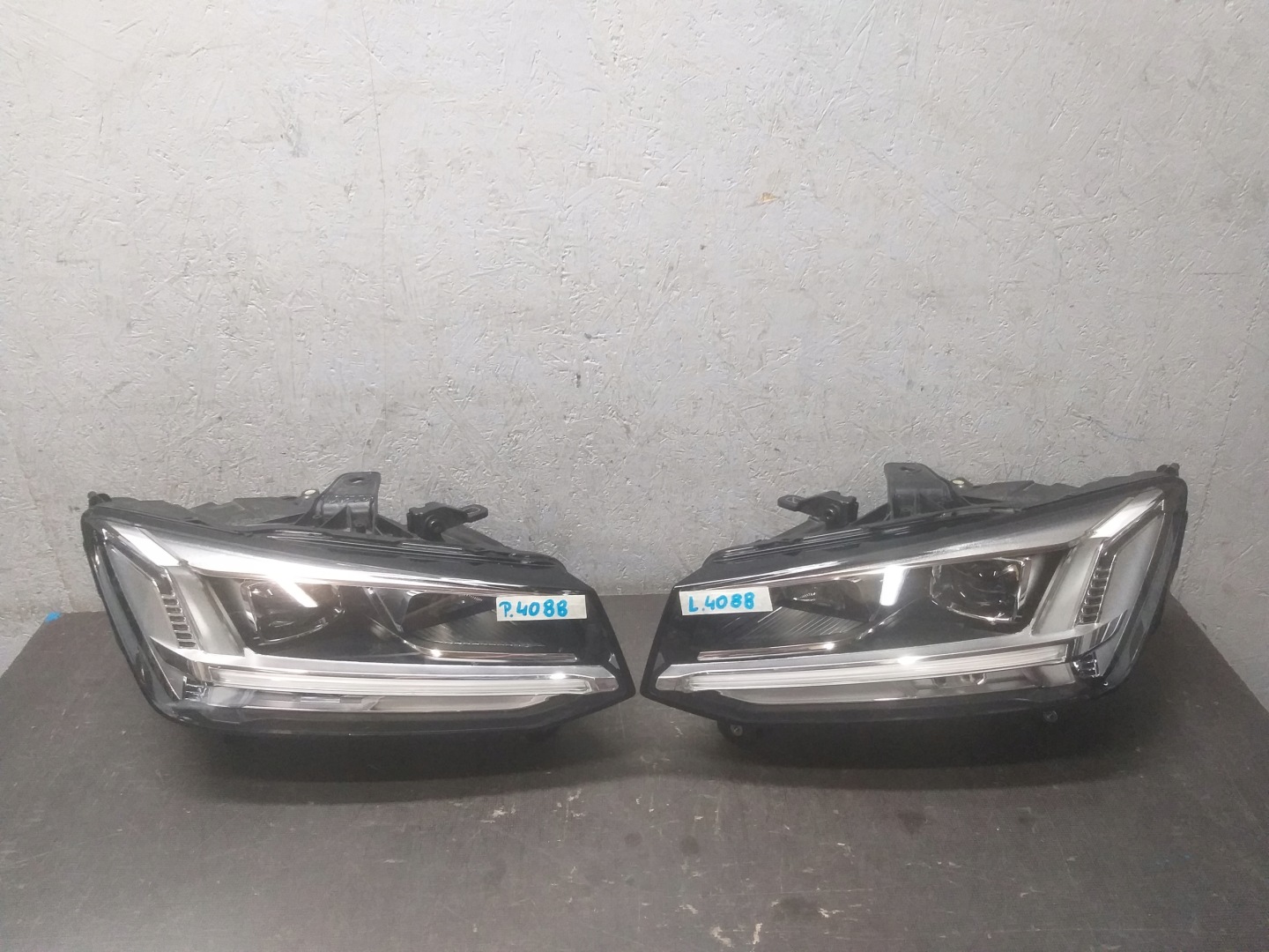 Frontscheinwerfer Audi Q2 81A941034 LED Links Scheinwerfer Headlight - Thumbnail 1