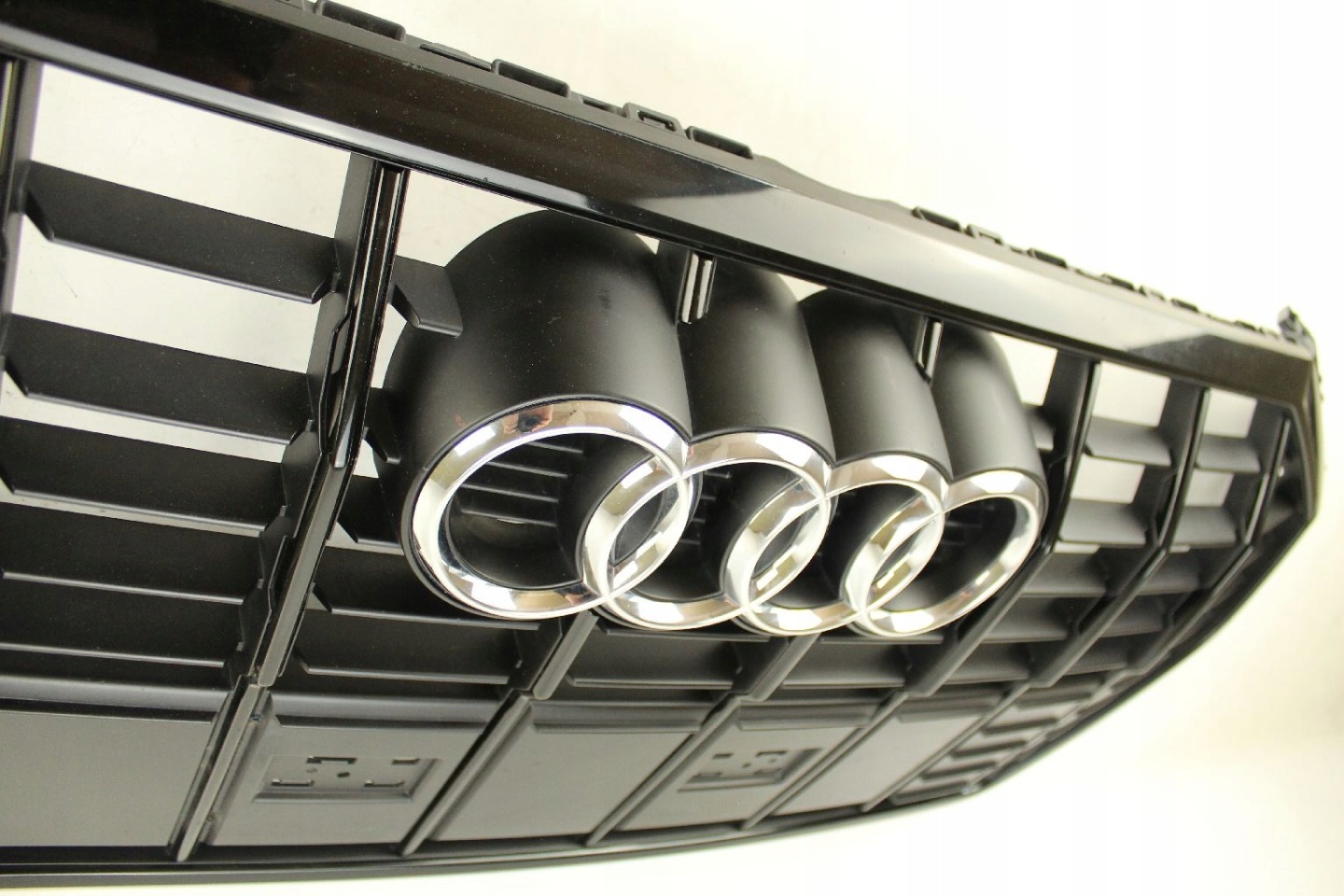 Audi Q3 Kühlergrill FRONTGRILL Kühlergitter 83A853651 - Thumbnail 8