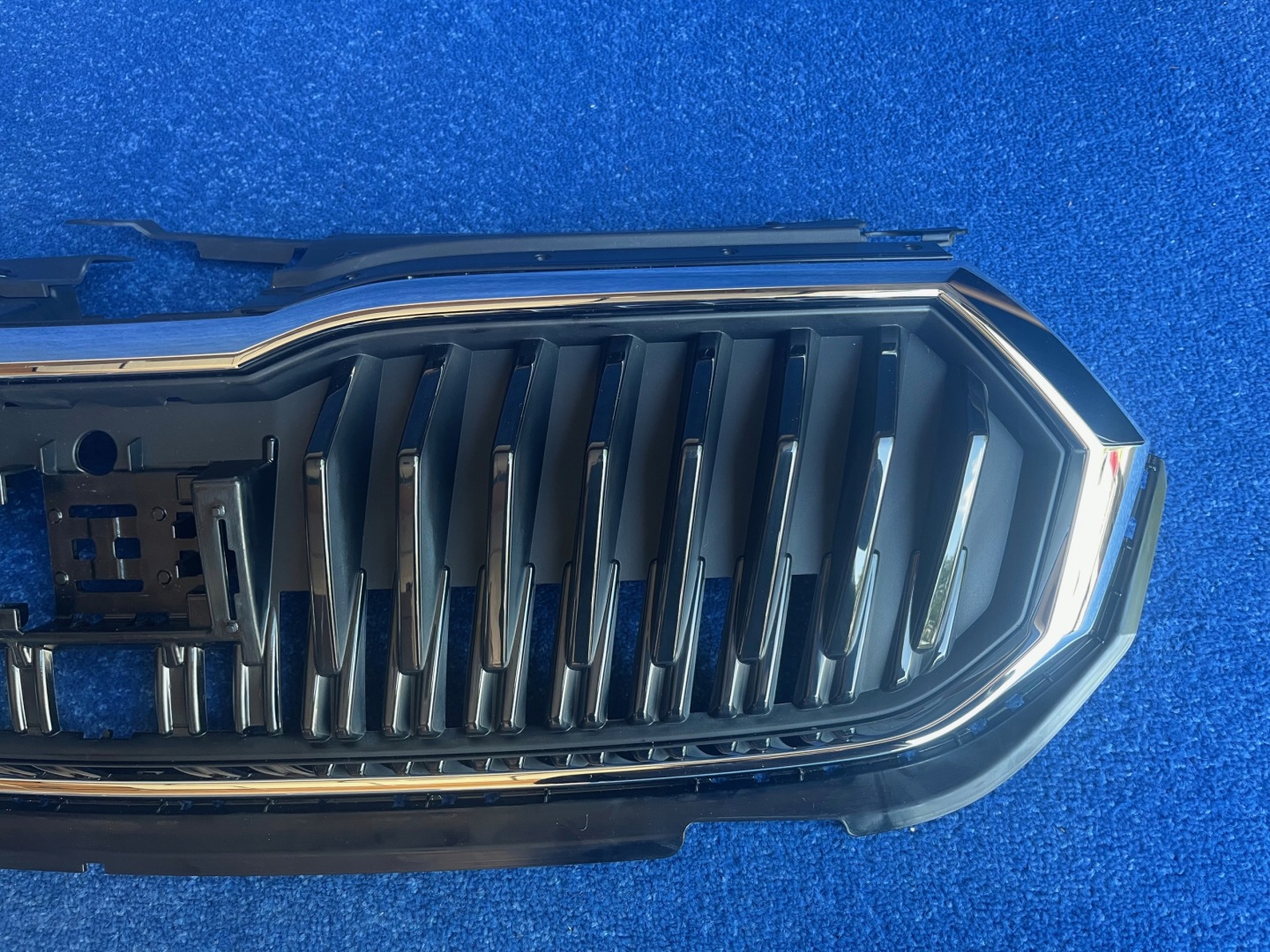 Skoda Fabia 6Y Kühlergrill FRONTGRILL Kühlergitter 6VA853653 - Thumbnail 10