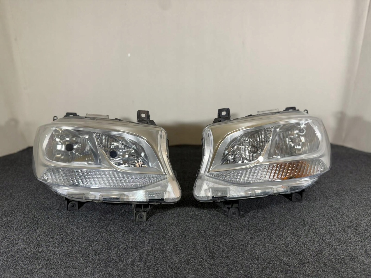 Frontscheinwerfer Mercedes-Benz Sprinter W910 A9109060000 LED Links Headlight - Thumbnail 1
