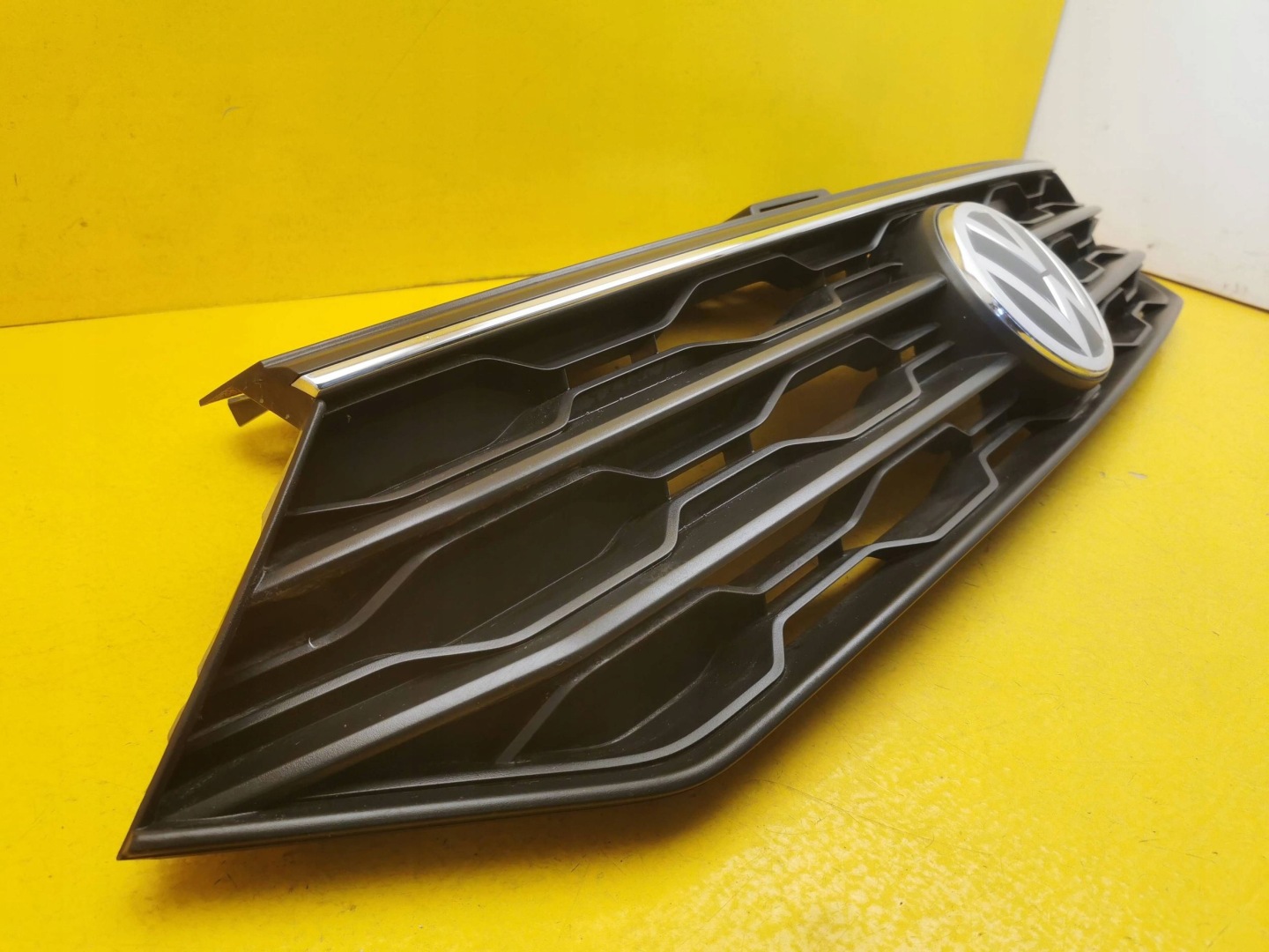 VW T-Roc A1 Kühlergrill FRONTGRILL Kühlergitter 2GA853651 - Thumbnail 4