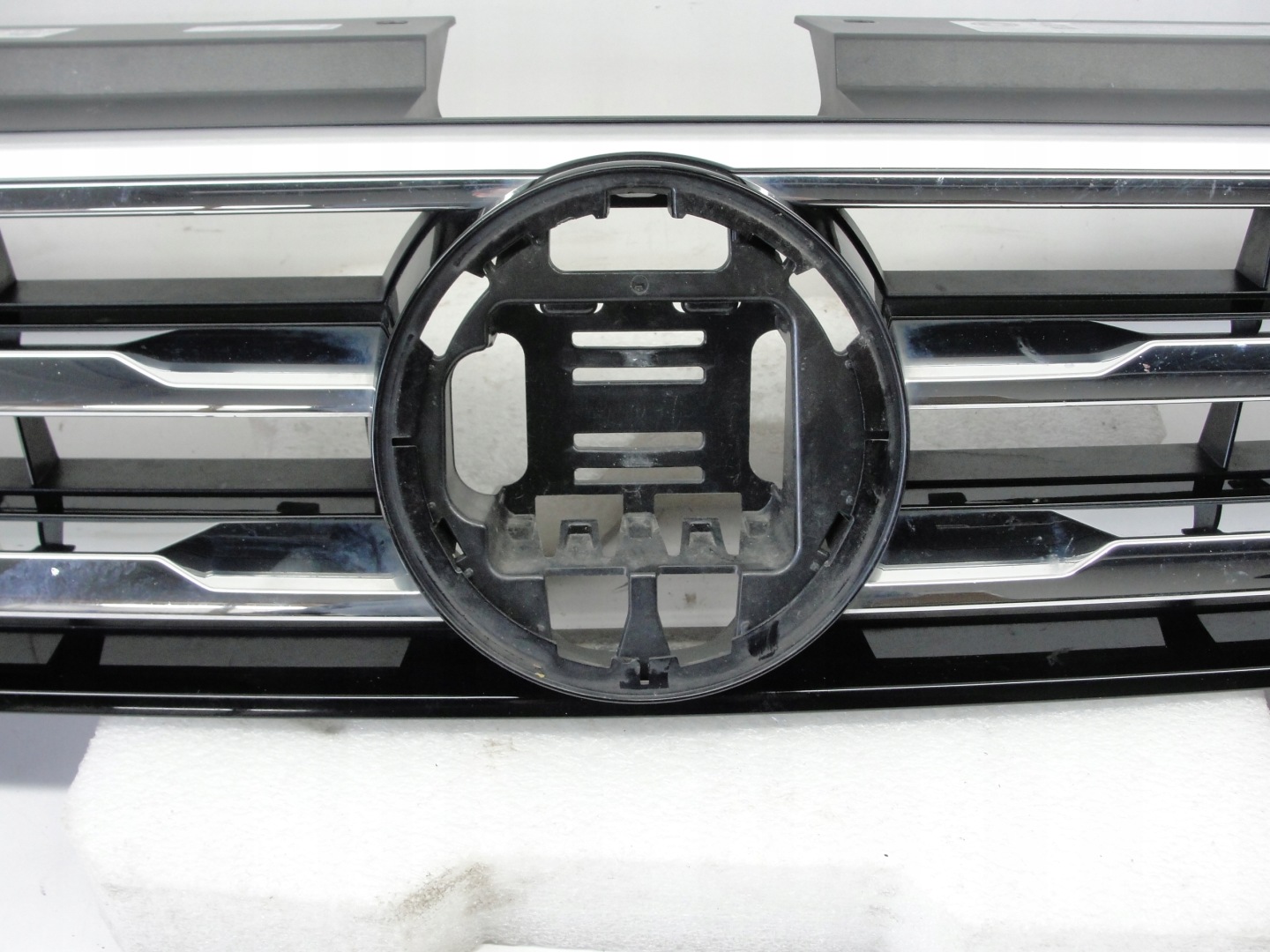 VW Tiguan Kühlergrill FRONTGRILL Kühlergitter 5NN853653BU - Thumbnail 3